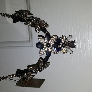 EVEREVE NWT Floral Glitz Statement Necklace